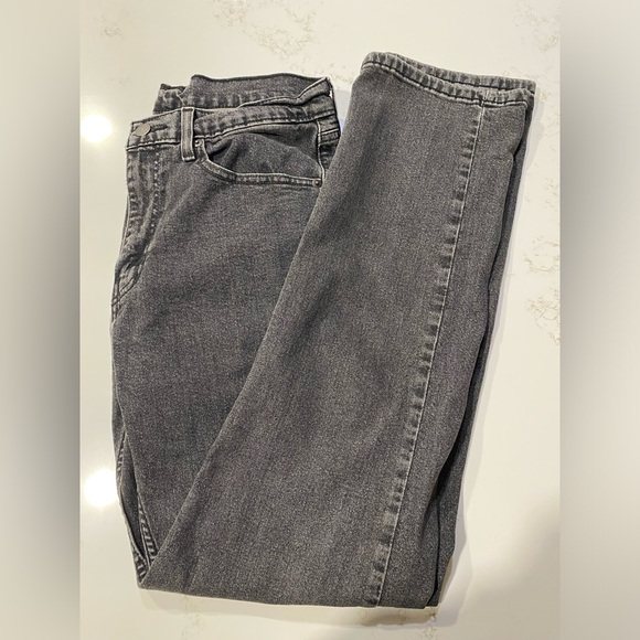 Men’s Levi Jeans - Picture 3 of 3